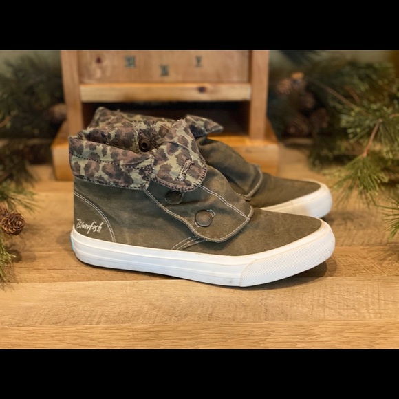 Shoes - 💸⤵️🌼Super Cute Blowfish Bootie Sneakers 6